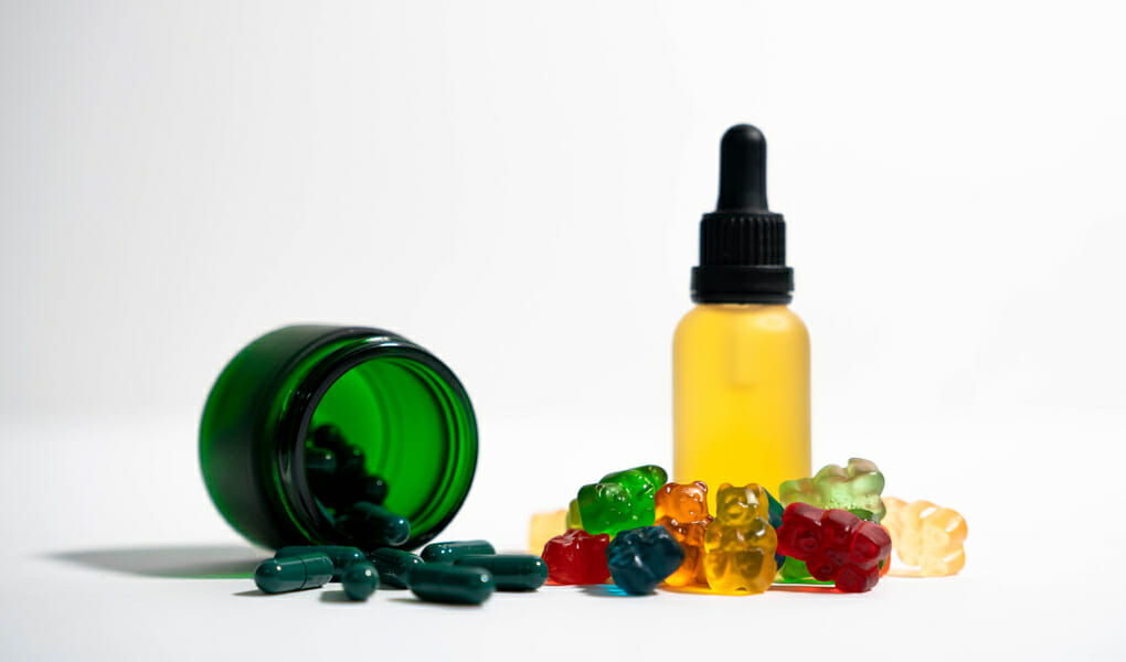 ARE-CBD-GUMMIES-OR-CAPSULES-BETTER_