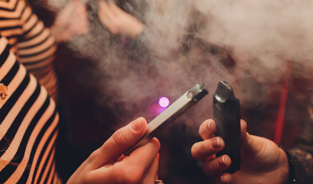 WHAT-IS-A-CBD-DISPOSABLE-VAPE-PEN_