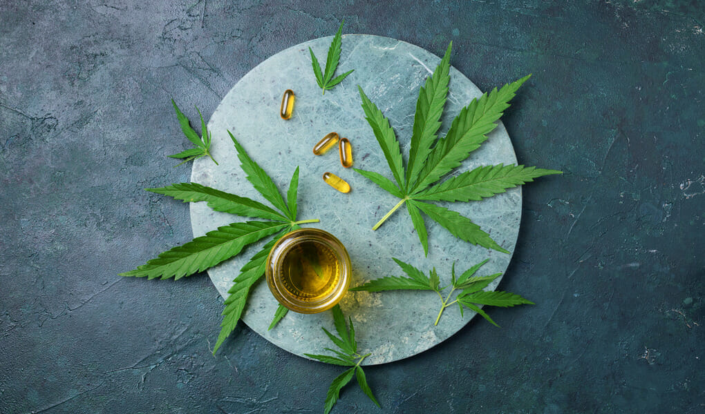 WHICH IS MORE EFFECTIVE, CBD OIL OR CBD CAPSULES?